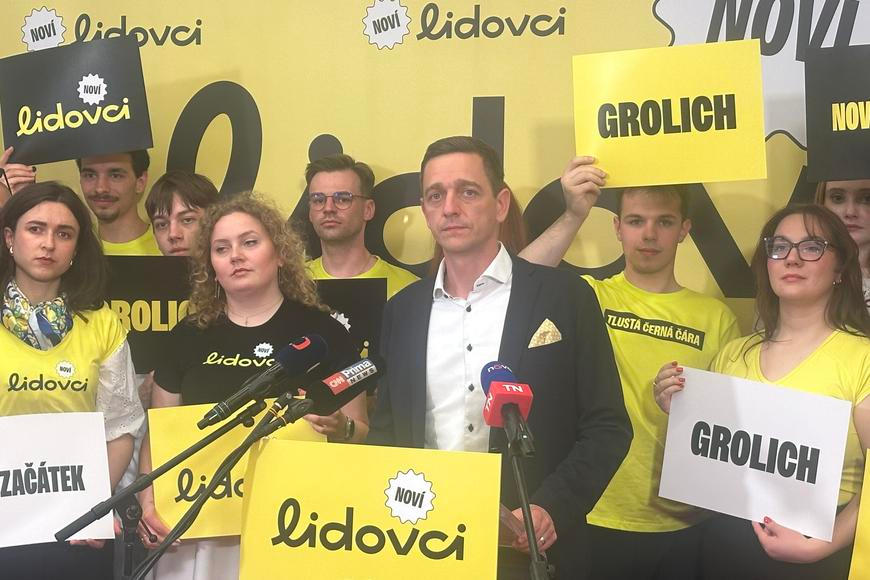 Známý lidovec nechce vidět lidi do půl těla. Šéf Grolich reaguje: Takoví lidé mu nevadí
