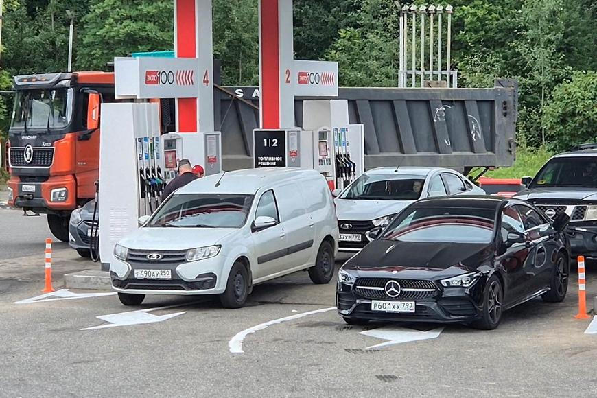 „Voštiny se začnou tavit.“ Agónie ruských motoristů dosáhla fantastických rozměrů