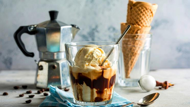 Nejlepší italský dezert, digestiv a panák zároveň? To je affogato.