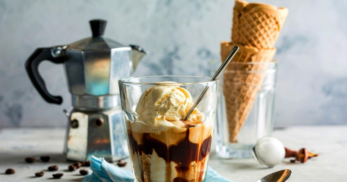 Tohle musíte sníst hned! Proč se v Itálii lije horké espresso přímo na zmrzlinu