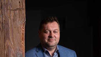 Česko potřebuje zhruba jednu gigawatthodinu kompenzační energie. Pokud někdo postaví jednu baterii o této kapacitě, trh ovládne a může ho do určité míry manipulovat, říká Eduard Michna.