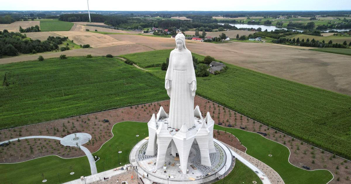 Zbohatl na kabelech, teď financuje obří Pannu Marii. Z polské vesnice má být poutní magnet