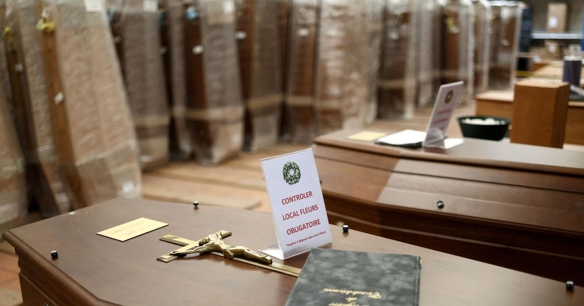 Vydával cizí popel, kradl dary na charitu. Majitel pohřebního ústavu stráví 20 let ve vězení
