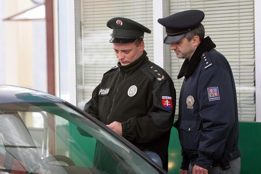 Policie nacvičuje kontroly na hranici se Slovenskem, prověří auta i vlaky