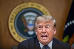 „Je to strašlivé. Pamatujte si ten obrázek. To budeme my za tři roky, pokud uspěje špatná strana,“ řekl americký prezident Donald Trump.