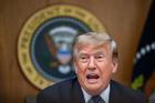 „Je to strašlivé. Pamatujte si ten obrázek. To budeme my za tři roky, pokud uspěje špatná strana,“ řekl americký prezident Donald Trump.