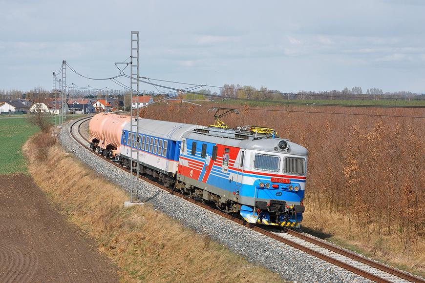 Rekordmanka byla solitérem. Její rychlost překonalo až po třiceti letech Pendolino