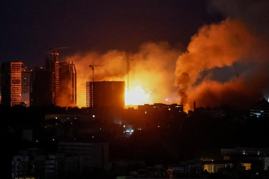 Kyjevem otřásly silné exploze. Ruský útok zabil nejméně devět lidí