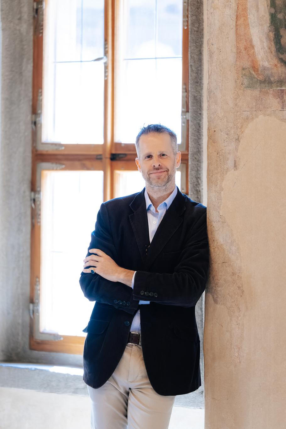 Stephanos Germenis-Hildprandt. Jméno Germenis získal po otci, řeckém architektovi Spyridonu Germenisovi. V Řecku vyrůstal až do svých 15 let.