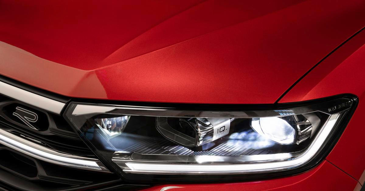 Pojišťovna Allianz chce opravitelné světlomety. I malá nehoda stojí statisíce, tvrdí