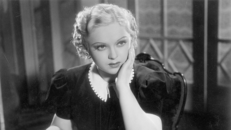 Česká herečka Věra Ferbasová od roku 1926 do roku 1976 hrála ve více než čtyřiceti filmech, především v komediích. Na snímku ve filmu Martina Friče Mravnost nade vše (1937).