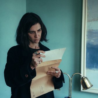 Stéphanie Magninová hraje ve filmu Falešné pravdy (2026) Ruth, racionální ženu, která je zděšena tím, jak její otec podléhá pošetilým informacím z online prostoru. Postupně však začne propadat paranoidním obavám, že je sama obětí spiknutí.