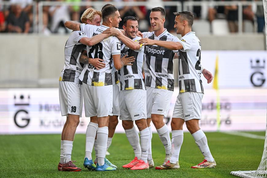 Hradec - Besiktas 0:1. Šok pro domácí. Turecký velkoklub rozhodl i v deseti