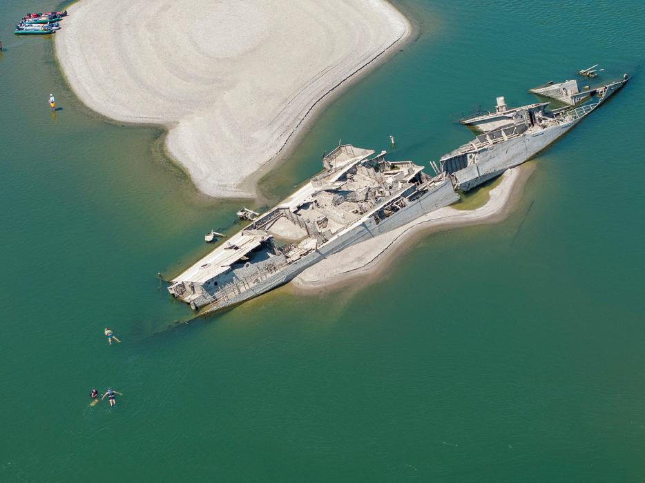 Low Danube water levels raise concerns over Serbia's electricity supply