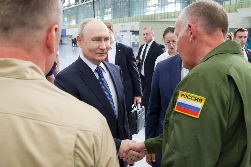 „Zlevnili benzin, opravili asfalt.“ Putinovi připravili dokonalou Potěmkinovu vesnici