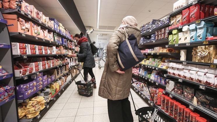 Ilustrační foto - nakupování, taška, nákup, obchod, Albert, nákupní centrum, obchodní dům, supermarket, potraviny, ekonomika