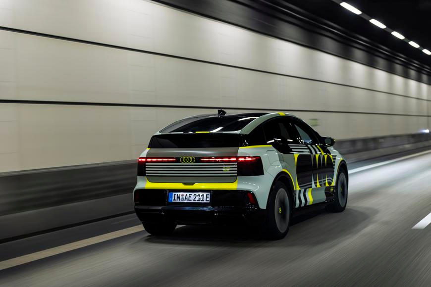 Audi křísí uznávaný prodejní propadák. Snižuje už tak absurdní spotřebu svého předchůdce