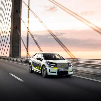Audi slibuje spotřebu 12,8 kWh / 100 km: to je ekvivalent 1,3 litru nafty na 100 km.