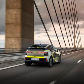Základem je poslední verze platformy MEB s pohonem zadních kol, kterou má třeba i nový VW ID.3 Neo.