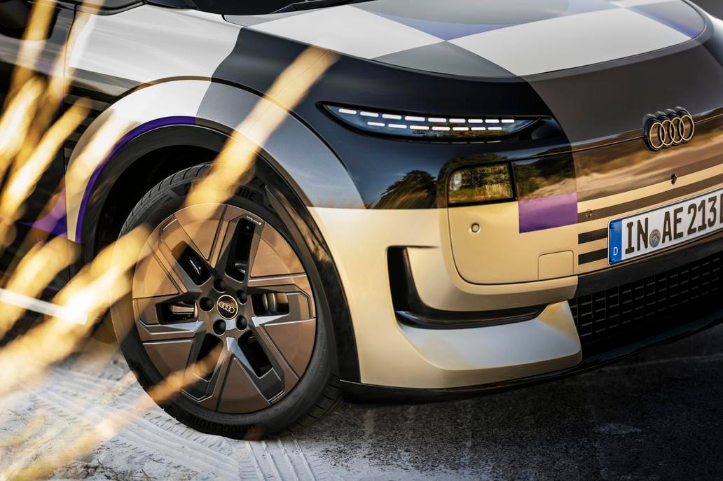 Německá automobilka aerodynamicky optimalizovala i kola, v čelní masce jsou aktivní klapky.