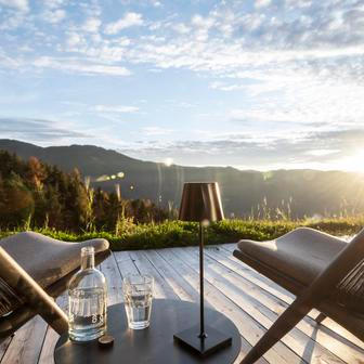Záměrem bylo maximálně propojit hotel s okolní přírodou.