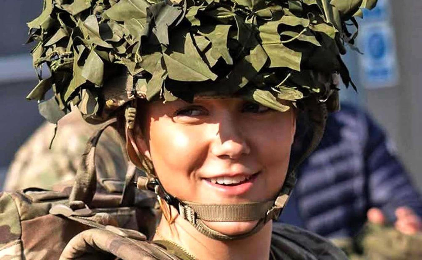 Princezna Isabela zahájila v srpnu jedenáctiměsíční vojenskou službu u husarského regimentu Guard Hussar Regiment ve Slagelse.
