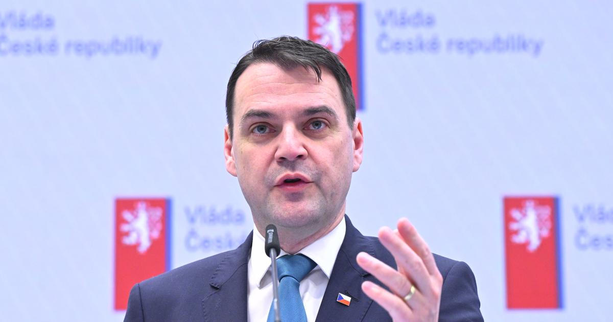 Chudý účet Motoristů. Peníze jim poslal jen ministr a recesisté, Macinka reagoval