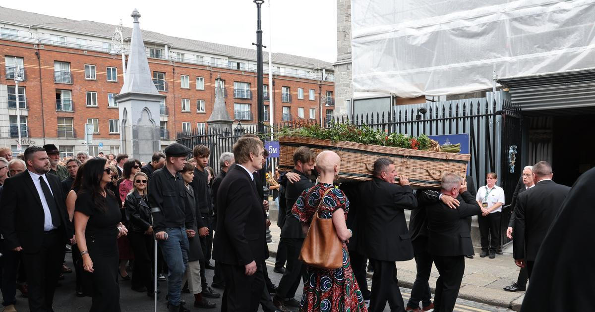 Irsko se loučí s Glenem Hansardem. Pohřeb zpěváka zaplnil dublinskou katedrálu