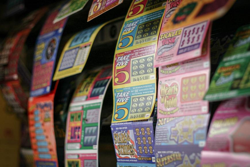 Omylem vyhodila jackpot do koše. Los za milion eur zachránili popeláři