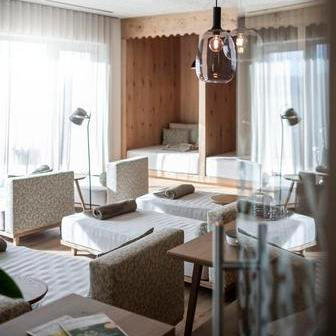 Aby nerušili okolní přírodní park, je většina hotelu zabudovaná ve svahu.