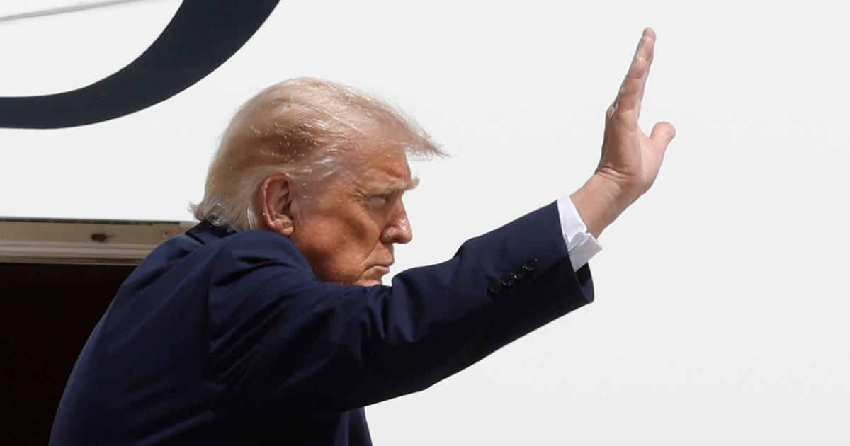 U Trumpova golfového klubu zadrželi ozbrojence. "Jsem významný," žertoval prezident