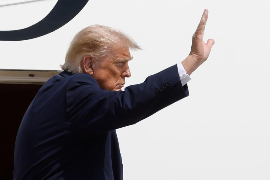 U Trumpova golfového klubu zadrželi ozbrojence. "Jsem významný," žertoval prezident