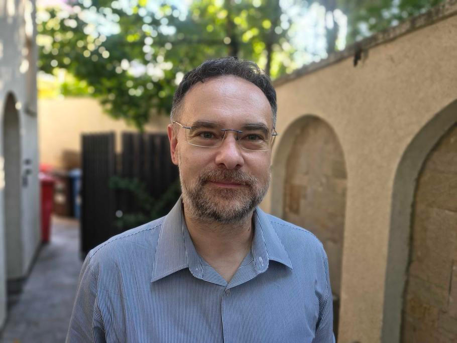 Předseda asociace finančních analytiků CFA Romania Adrian Codîrlașu.
