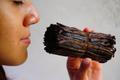 Close,Up,Of,A,Girl,Holding,Vanilla,Beans,In,Her