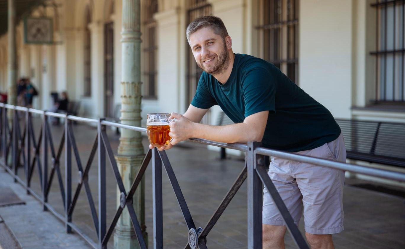 Venca Kahánek profil Nádražky mapuje čtyři roky. Vlaky miluje od dětství a časem k tomu přibyly i nádražní podniky.