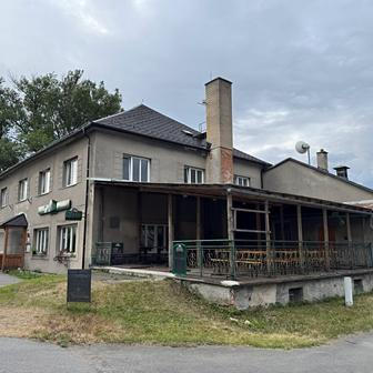 V Lichkově mají v u nádražky i možnost turistického ubytování, které je skromné, ale čisté a příjemné. Hned vedle nádraží, kde staví také Baltic express, se buduje muzeum Výtopna Dolní Lipka.