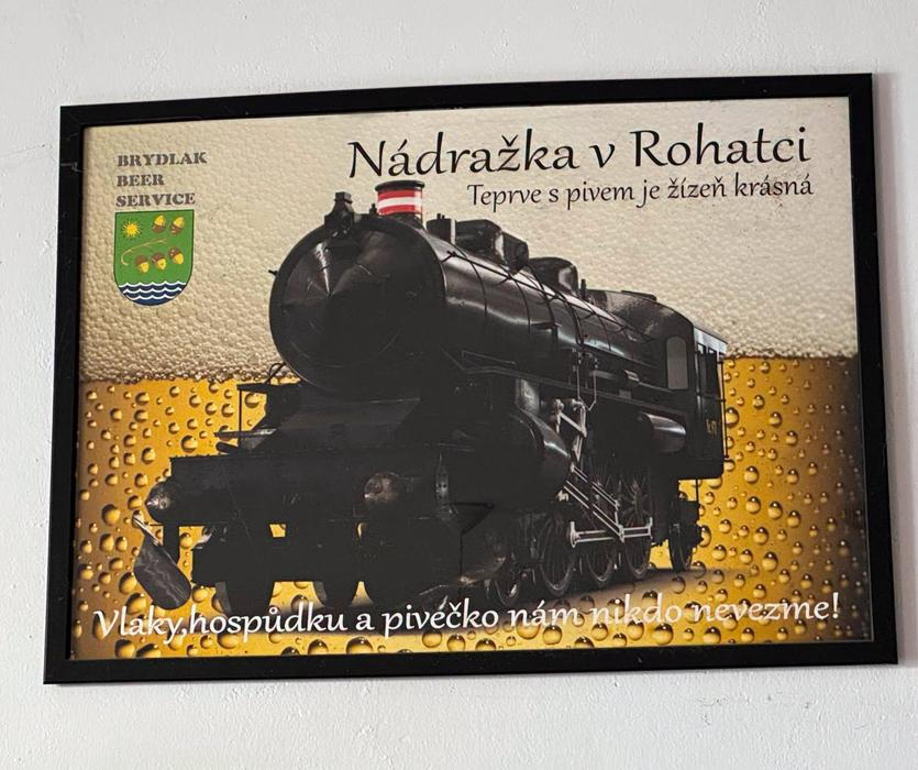 Rohatecká nádražka má své kouzlo.