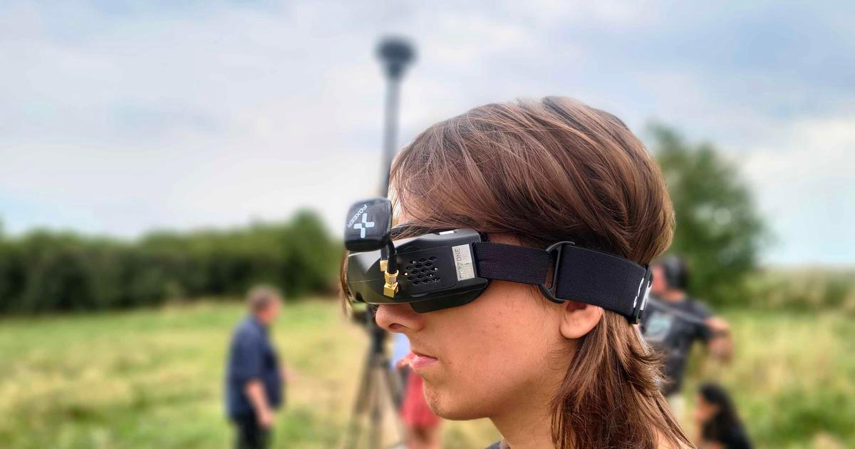 „Pudová úzkost.“ Co s vámi udělá dron-zabiják nad hlavou? Učí se to i Češi