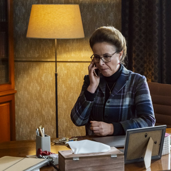 Lenka Vasáková jako ředitelka školy ve filmu 6 gramů (2026).