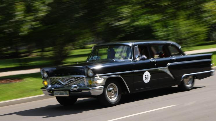 Vůz Čajka na moskevské historické rallye