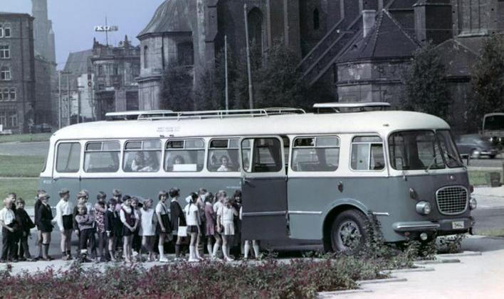 Jelcz 043 je meziměstská verze licenční kopie Škody 706 RTO.