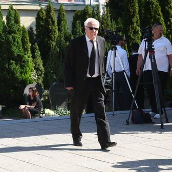 Poslední rozloučení se zesnulým výtvarníkem, hudebníkem a pedagogem Milanem Knížákem.