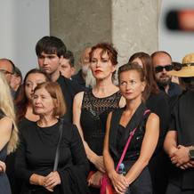 Poslední rozloučení se zesnulým výtvarníkem, hudebníkem a pedagogem Milanem Knížákem.