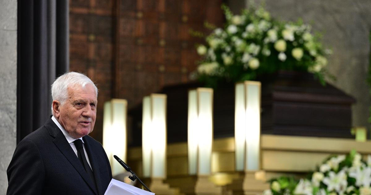 Knížák byl pro mnohé symbolem svobody, řekl Klaus na umělcově pohřbu 