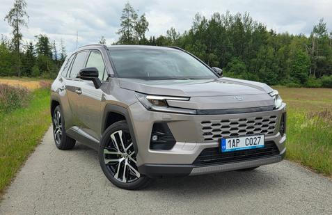 Toyota uvedla na český trh šestou generaci RAV4, která patří celosvětově k nejprodávanějším novým autům.