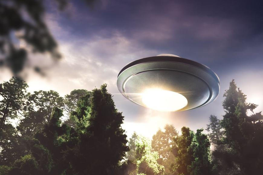 Obří „moucha" nad zálivem a podivný trojúhelník. Pentagon zveřejnil další dokumenty o UFO