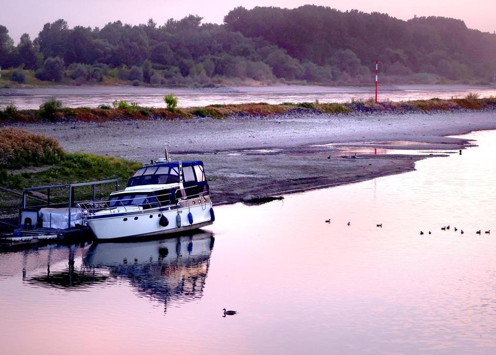 Low water levels on the Rhine River in Leverkusen 