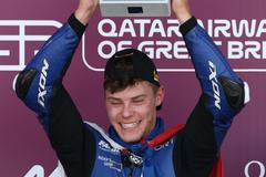 Filip Salač slaví vítězství ve VC Británie třídy Moto2