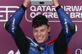 Filip Salač slaví vítězství ve VC Británie třídy Moto2