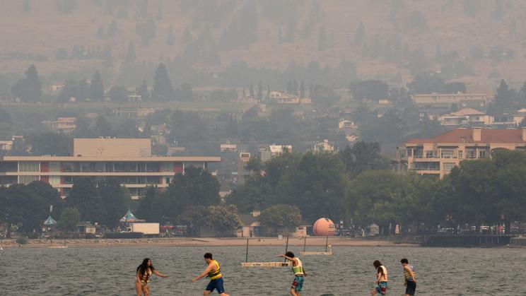 Bald Range wildfire forces the evacuation of the area around Penticton